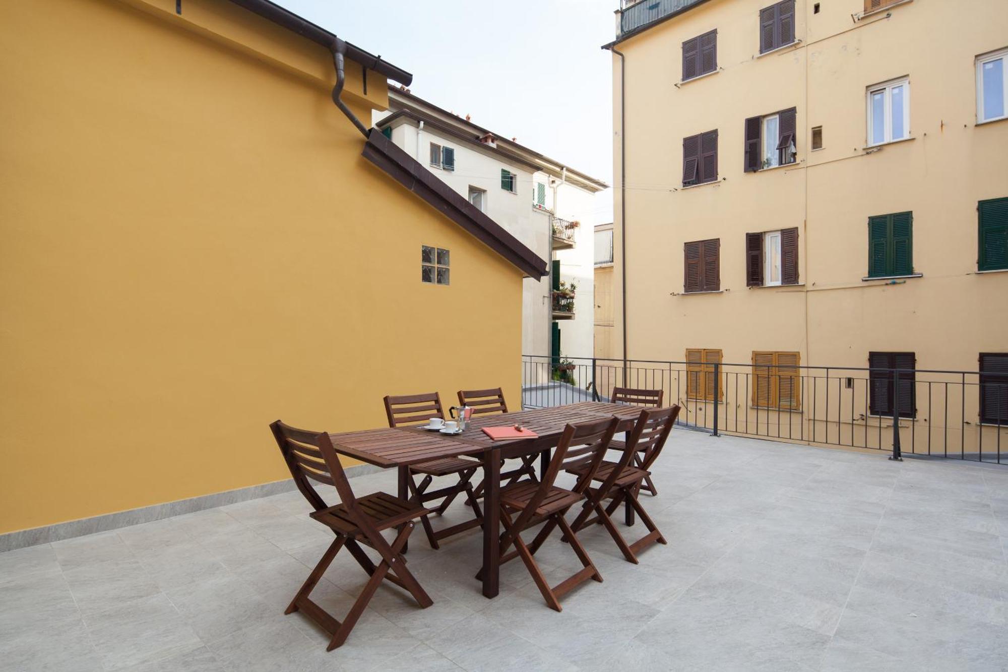 Cv5 - La Spezia City Center - Wide Modern Apartment Walking Distance To The Station To Cinque Terre - Big Terrace On The Roofs المظهر الخارجي الصورة